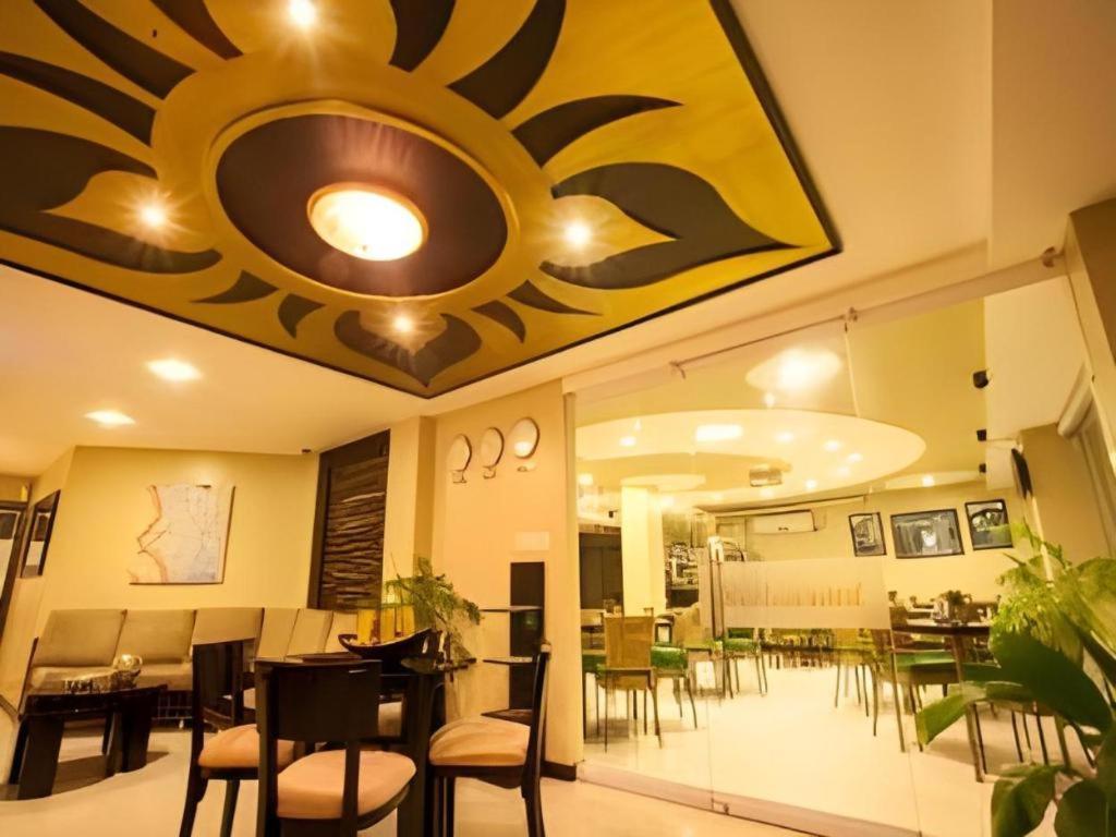 L Square Hotel Tarlac City Экстерьер фото